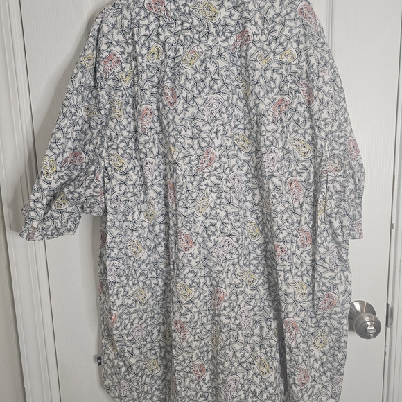 Crown & Ivy Floral Leaf Shirt - Picture 4 of 4